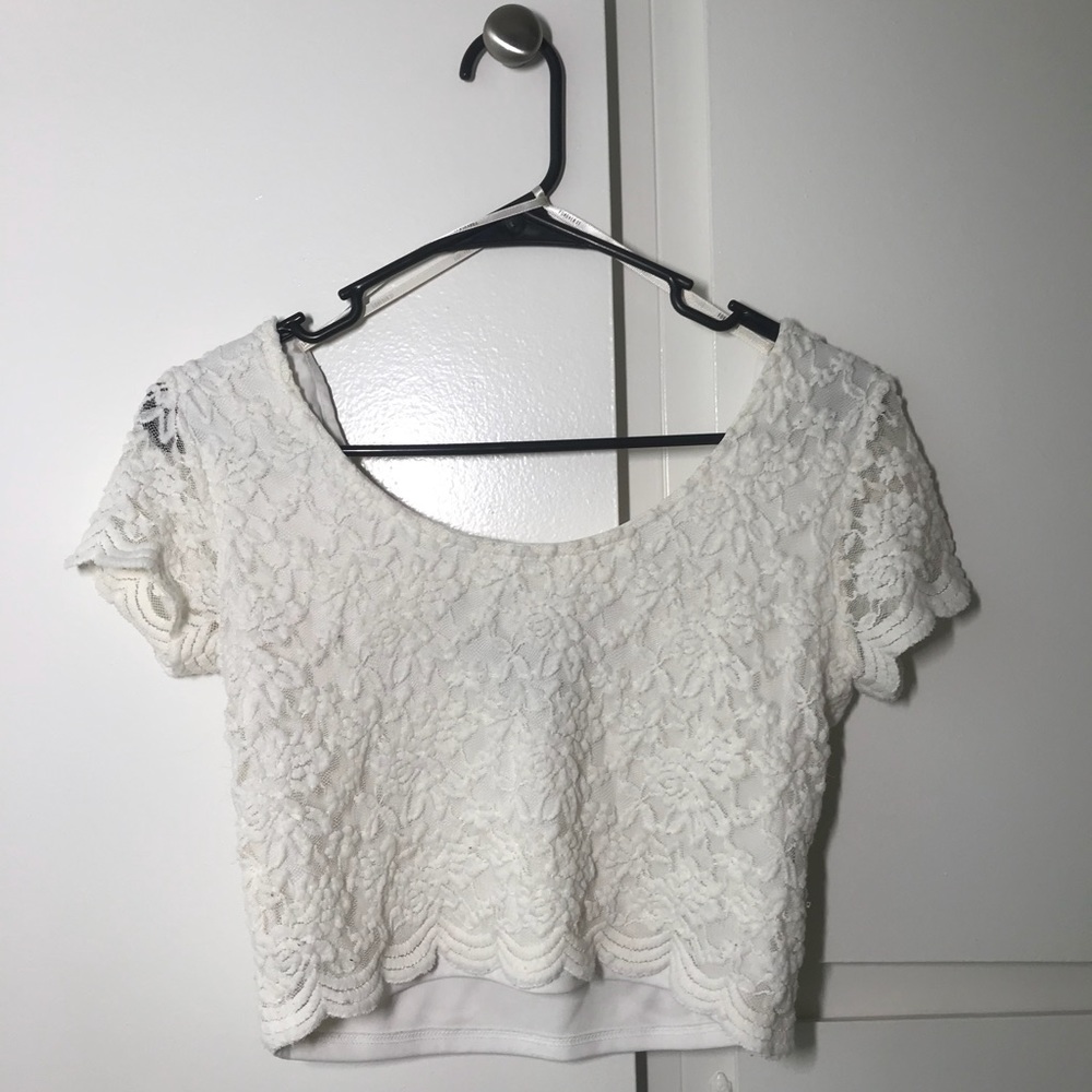 White laced crop top.